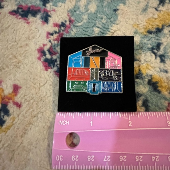 Lover House enamel pin Taylor Swift - Picture 3 of 7